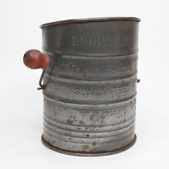 Vintage Bromwell's Metal Flour Sifter 3 Cup Hand Crank Kitchen Tool Rustic Decor - Picture 7 of 11